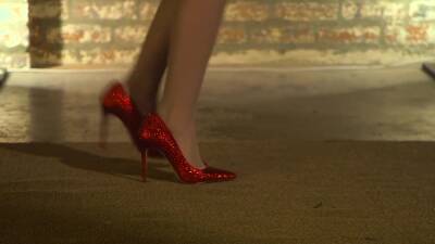 Sophie Stage Off To See The Sexy Wizard - hclips.com