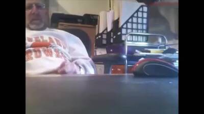 old bearded grandpa shooting his load - fetishpapa.com