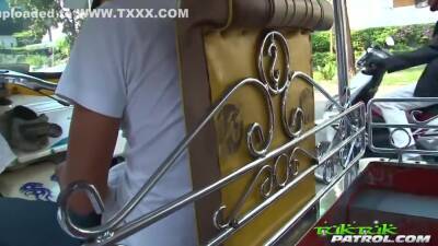 Tuktuk - Kim - upornia.com