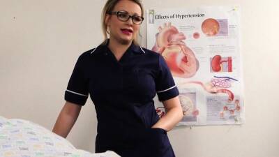 Brit voyeur nurse watches patient wank - nvdvid.com - Britain