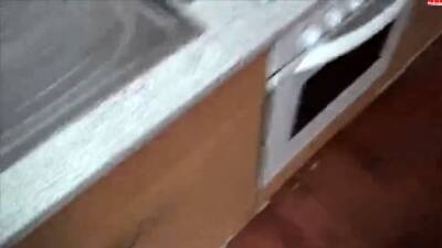 CaroCream - Küchenmonteur stopft mein Loch - nvdvid.com