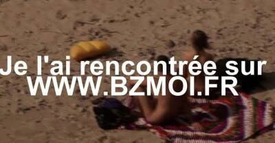 Un couple filme en pleine baise sur la plage - drtuber.com - France