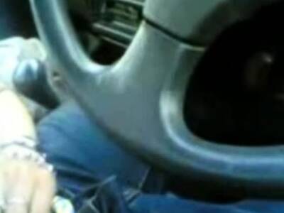 petite malay girl giving bj in a car - icpvid.com - Japan