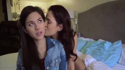 Kiss X Sis 100 - upornia.com