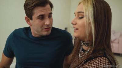 Caught By My Stepsister - Gwen Vicious - upornia.com