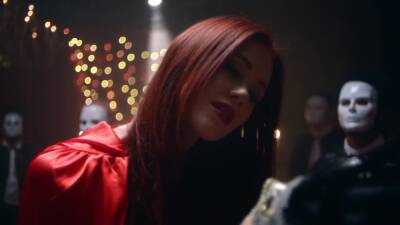 Mistress Maitland, Teeth - upornia.com