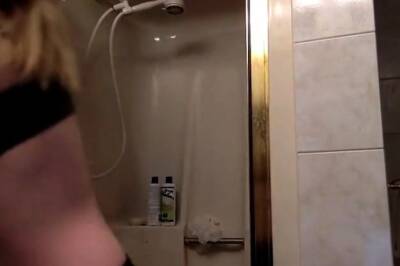 gissele strips and showers - nvdvid.com