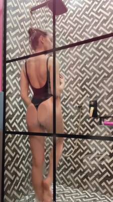 Luxury Girl 26 May 2020 - Do You Want To Watch Me Shower Click On The V - hclips.com