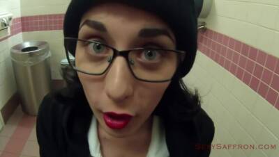 Public Cum Walk at the Mall! - porntry.com