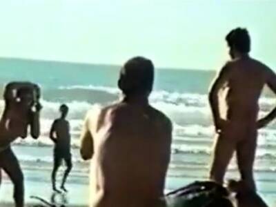 Str8 big dick on beach - nvdvid.com