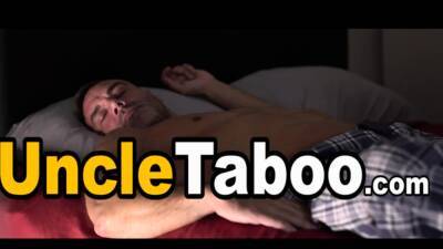 Furious stepdad barebacking twink stepson to calm down - nvdvid.com