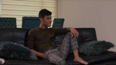 Skinny Latino blowing before barebacked - nvdvid.com