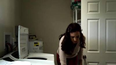 Learning that her stepson is having some sexual issues - icpvid.com