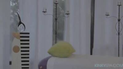 Fake Massage Therapist - upornia.com