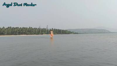 Amazing Bimbo Slut Naked At The Beach - upornia.com