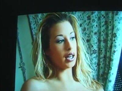 Gorgeous Cuttie Spreads Her Legs Wide And Gets Her Cunt Tongue Fucked - upornia.com