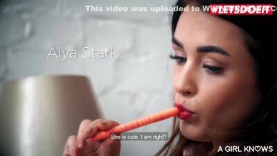 Lana Roy - Arya Stark And Lana Roy - Spend Quality Time - upornia.com