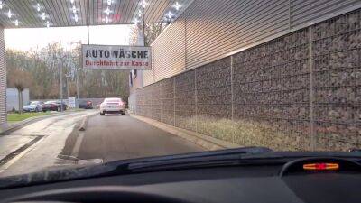 Public Masturbation In Der Waschstrasse Mit Orgasmus - upornia.com