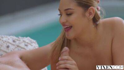 Gizelle Blanco - She Has Her Boyfriend Shoot Her For The Day To Convince Him To Be On Board - porntry.com