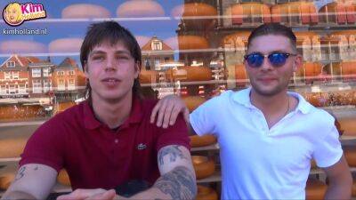 Gekke Petertje Laat Pornoster Sandwichen 2 With Elen Million - hclips.com