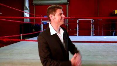 Superheroine Wonder Babe Beaten And Humiliated By Catwoman - upornia.com