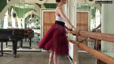 Dancer - Alla - Flexible And Sexy - upornia.com