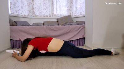 She Ezuson Makes You Speechless With Flexibility - hclips.com