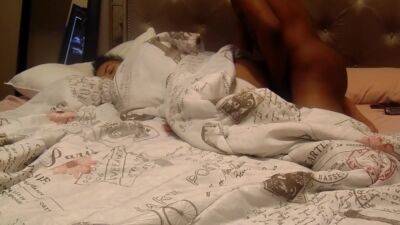 Big Booty Wakes Up To Hard Dick With Red Bone - hclips.com