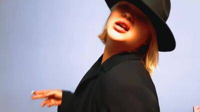 Inebriate Show Fun Im Relaxing) - hclips.com