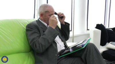 Age No Problem For Me - upornia.com