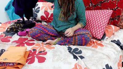 Pakistani Girl Removing Her Shalwar Kameez On Video Call On Client Demand - hclips.com - Pakistan