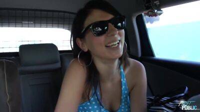 E76 Karolina - hclips.com