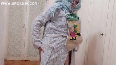 This Horrible Cat Lady Become A Pornstar - upornia.com