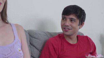 Erin Everheart - Moms Ripped Jeans - Erin Everheart - upornia.com