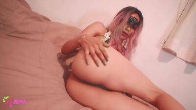 Hago Limpieza En La Casa Pero Me Aburro Y Termino Metiendome Un Dildo - hclips.com