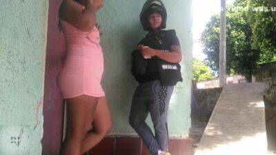 Me Llego El Cobrador Y Me Toco Pagarle En Especie En Calle - hclips.com