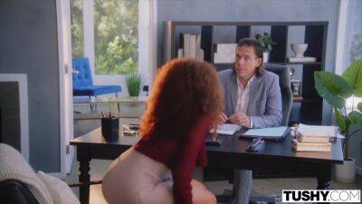 Anal Loving Willow Impresses Her Would Be New Boss - upornia.com