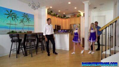 These cheerleader teens wants the best for their stepdaddies - sunporno.com