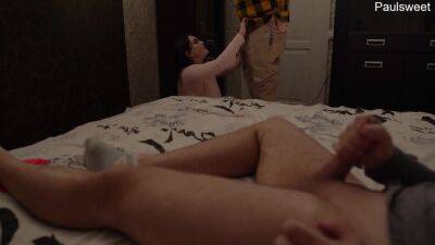 Znakomstvo Muzha S Kukoldom Zakanchivaetsya Napolnennoi Spermoi Kiskoi - hclips.com