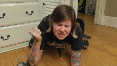 Straining Hard And Ripping Out Farts - hclips.com