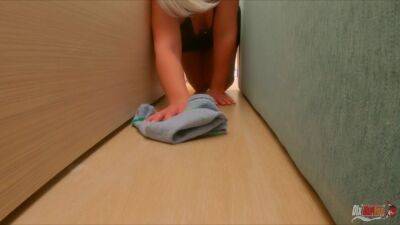 Help Me! Im Stuck - hclips.com