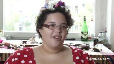 Solo Girl With Big Boobs Masturbates For The Camera - upornia.com