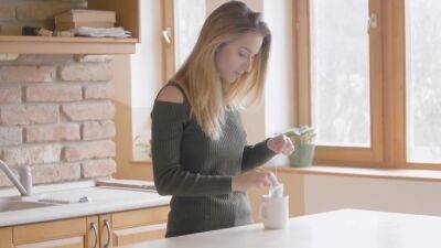 2017 06 13 Rena Watch Me - hclips.com