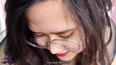 Show For Neighbors!! Incredible Blowjob In Public! - hclips.com