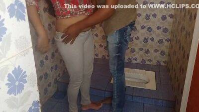 Stepdaughter Caught By Stepdad While She Masturbating In Bathroom Full Hd Xxx Sex Video In Clear Hindi Voice - hclips.com