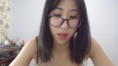 Asian Girl Quick Strip And Flash - hclips.com