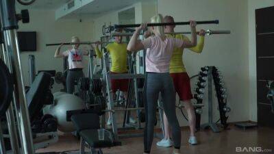 Iris Kiss In Horny Teen 2 - upornia.com