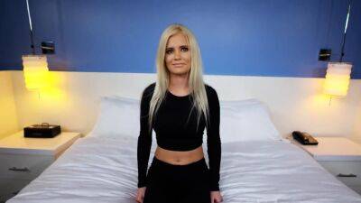 Blondie babe first porn audition - drtuber.com