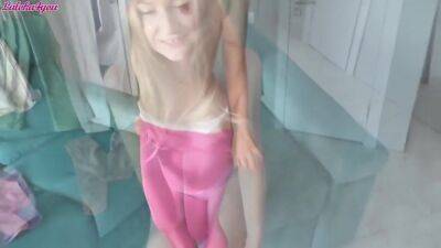 Fucking Girlfriend While She Tries Try On - upornia.com