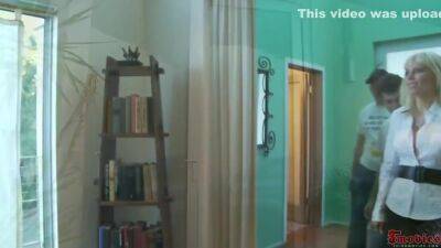 Sucks Peter In Trade For Ass Munching - Holly Sampson - upornia.com